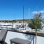 Floating House - Marina Pearl 포르토로즈