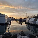 Floating House - Marina Pearl *