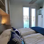 Floating House - Marina Pearl 아파트