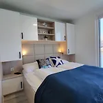 아파트 Floating House - Marina Pearl *