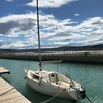 아파트 Floating House - Marina Pearl 포르토로즈