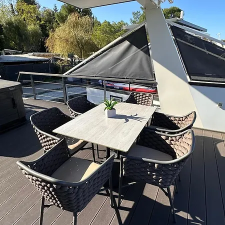 شقة Floating House - Marina Pearl *