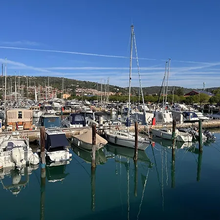 아파트 Floating House - Marina Pearl 포르토로즈