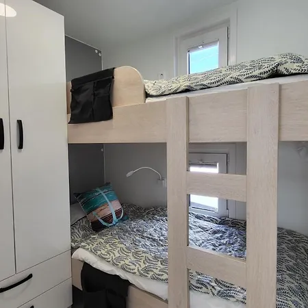 Floating House - Marina Pearl