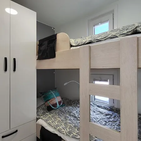 Floating House - Marina Pearl 포르토로즈