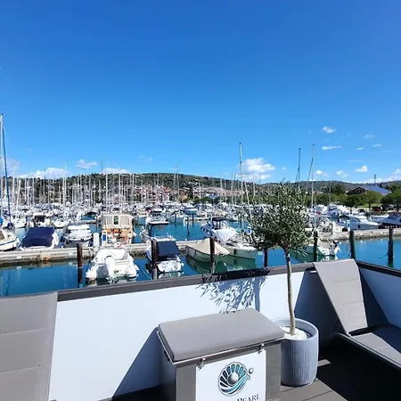 아파트 Floating House - Marina Pearl 포르토로즈