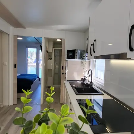 Floating House - Marina Pearl Apartment *