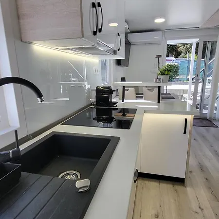 Floating House - Marina Pearl Apartment *