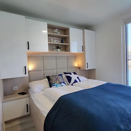 아파트 Floating House - Marina Pearl *