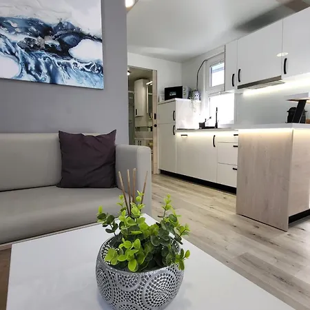Floating House - Marina Pearl Apartment