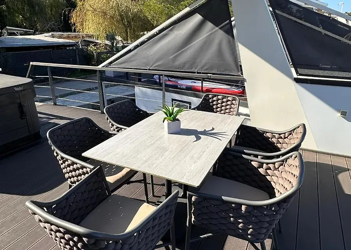 Daire Floating House - Marina Pearl *