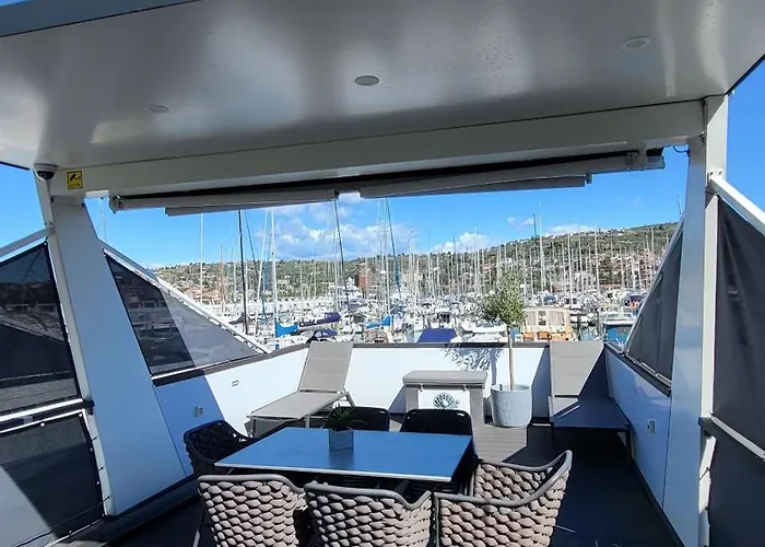 Apartment Floating House - Marina Pearl