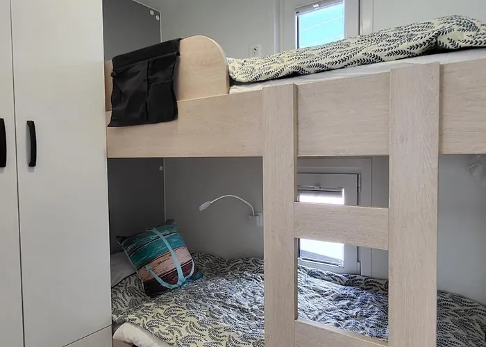 Floating House - Marina Pearl