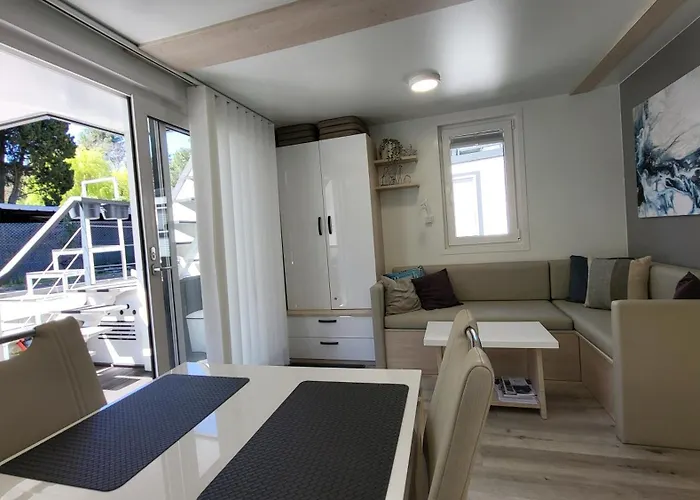 Floating House - Marina Pearl *