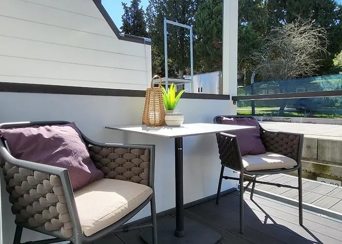 Floating House - Marina Pearl *