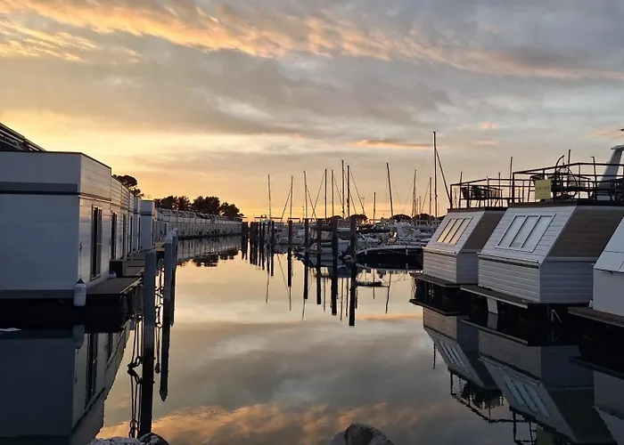 Floating House - Marina Pearl *